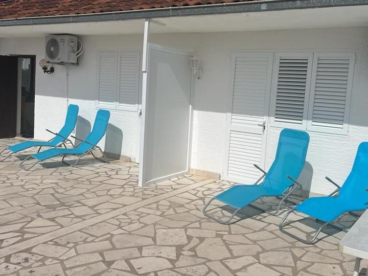 Studio-Appartements Emwey Trogir Exterior foto