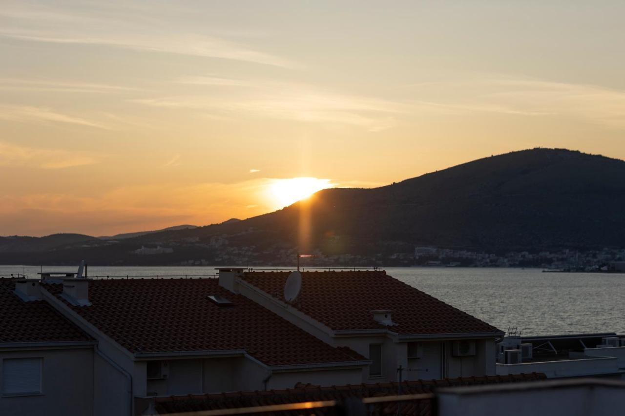 Studio-Appartements Emwey Trogir Exterior foto